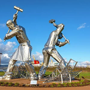 The Shipbuilders of Port Glasgow statues, Inverclyde, Coronation Park, Port Glasgow, Scotland, United Kingdom, Europe