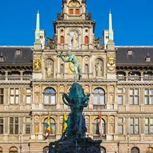 Stadhuis city hall and statue of Silvius Brabo on Grote Markt square, Antwerp (Antwerpen)