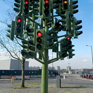 Traffic lights, Canary Wharf, Docklands, London E14, England, United Kingdom, Europe