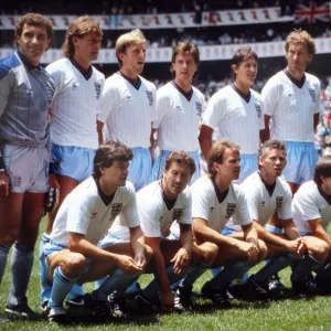 England line up before facing Argentina at the 1986 World Cup