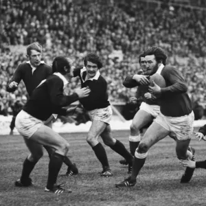 Ray Gravell powers to the line to score against Scotland - 1978 Five Nations