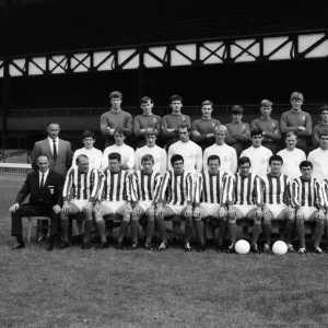 Sunderland Full Squad Team Group 1967 / 8