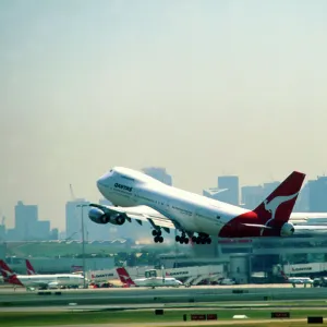 Airports: Sydney with Qantas Boeing 747 taking-off