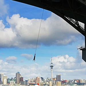 Bungee jumping from Harbor Bridge, Auckland, New Zealand