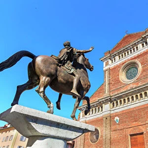The Cathedral of Pavia with equestrian statue Regisole, Pavia, Lombardy, Italy