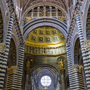 Central nave of Duomo di Siena (Siena Cathedral) interior, Siena, Tuscany, Italy, Europe