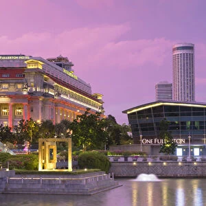 Fullerton Hotel at sunset, Marina Bay, Singapore