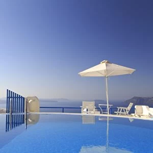 Greece, Cyclades, Santorini, Firostefani, Luxury Accomodation with infinity pool