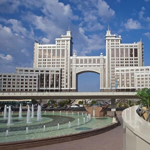 Kazakhstan, Astana, Nurzhol Bulvar - KazMunaiGas building home to the Oil and Gas