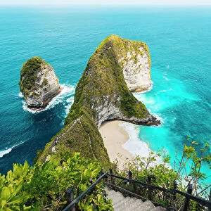 Nusa Penida, Kelingking Beach and stairs. Bali, Indonesia