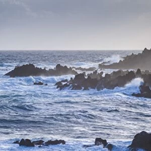 Portugal, Azores, Terceira Island, Porto Negrito, seaside and waves