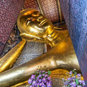 Reclining Buddha golden statue, Wat Pho, Bangkok, Thailand