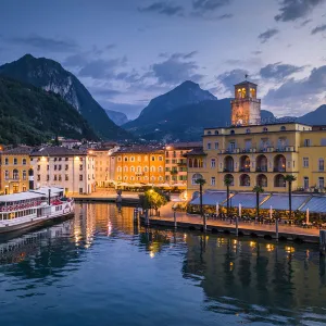 Lakes Framed Print Collection: Lake Garda