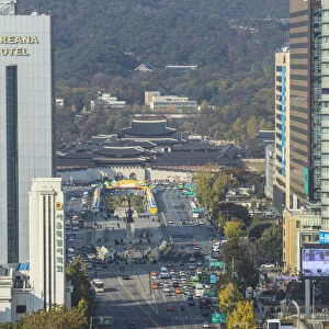 Sejong-daero road leading to the Gyeongbokgung Palace, Seoul, South Korea