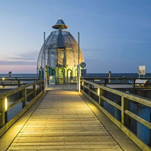 Sellin pier, Rugen Island, Baltic coast, Mecklenburg-Western Pomerania, Germany