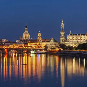 Skyline of Dresden at dusk with Bruehl's Terrace, Academy of Fine Arts, Church of Our Lady, Court Church and river Elbe, Dresden, Saxony, Germany