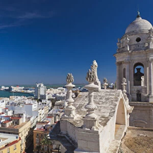 Spain, Andalucia Region, Cadiz Province, Cadiz, elevated city view from the Torre