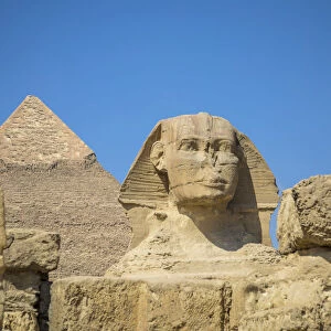 Sphinx and Pyramid of Khafre (Chephren), Pyramids of Giza, Giza, Cairo, Egypt
