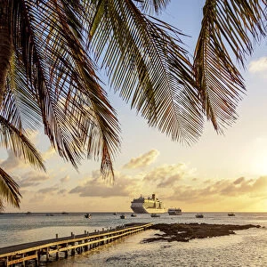 Sunset at the coast of George Town, Grand Cayman, Cayman Islands