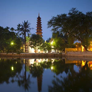 Tran Quoc Pagoda, West Lake (Ho Tay), Hanoi, Vietnam