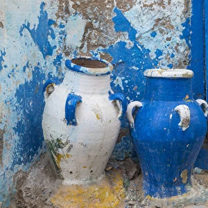 Tunisia, Bizerte, Medina, Earthenware pots outside house