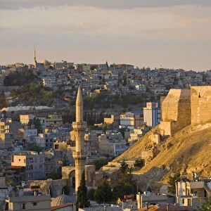 Turkey, Eastern Turkey, Gaziantep - Antep, Castle and city view