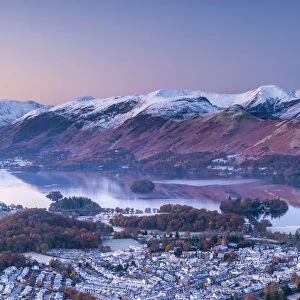 UK, England, Cumbria, Lake District, overlooking Keswick and Derwentwater from Latrigg
