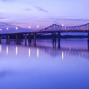 USA, Alabama, Decatur, Steamboat Bill Memorial Bridge, Tennessee River, Dawn