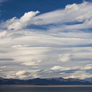 USA, California, Eastern Sierra Nevada Area, Lee Vining, Mono Lake, mountain landscape