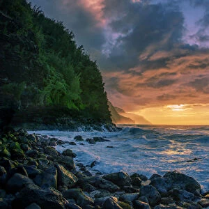 USA, Hawaii, Kauai, Na Pali Coast, Sunset