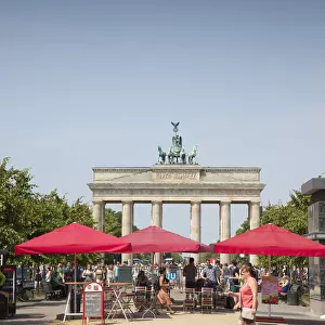 Germany, Berlin, Mitte, Brandenburg Gate in Pariser Platz