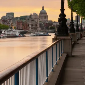 UK, London, St. Pauls Cathedral from South Bank