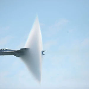 F / A-18F Super Hornet Ring of Water Vapor