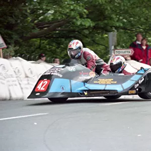 David Calvert & Stuart Bond (Ireson Yamaha) 2000 Sidecar TT