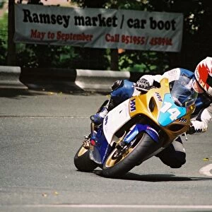 Gary Carswell (Suzuki) 2004 Junior TT