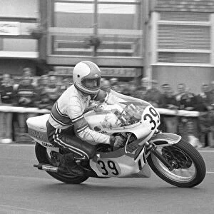 Gordon Farmer (Yamaha) 1981 Senior Manx Grand Prix