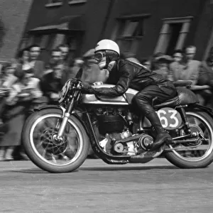 Maurie Quincey (Norton) 1955 Senior TT