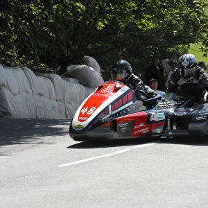 Ruth Laidlow & Julie Hanks-Elliott (LCR Suzuki) 2009 Sidecar TT