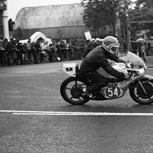 Tony Wood (Yamaha) 1977 Junior TT