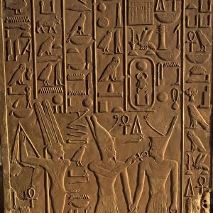 Africa, Egypte, Luxor, Karnak Temple. Hieroglyphic column details, White Chapel