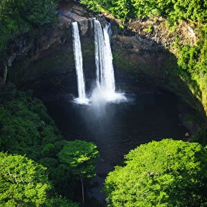 Wailua Falls, Wailua River State Park, Kauai, Hawaii, USA