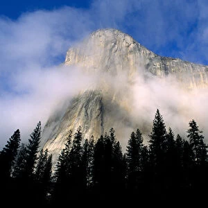 Wispy clouds around El Capitan, Yosemite Valley, Yosemite National Park, California, USA