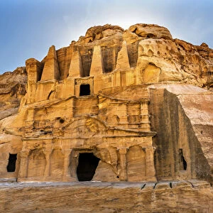 Yellow Obelisk Tomb Bab el-siq Triclinium Outer Siq Canyon Hiking To Entrance Into