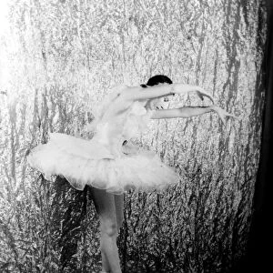 ALICIA MARKOVA (1910-2004). British ballet dancer. Photographed by Carl Van Vechten
