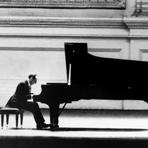 VLADIMIR HOROWITZ Print, Carnegie Hall Concert Photo VLADIMIR HOROWITZ Print, Carnegie Hall Concert Photo