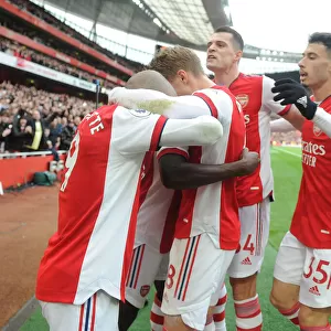 Arsenal Celebrate Bukayo Saka's Goal Against Manchester City (2021-22)