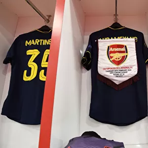 Arsenal FC: Pre-Match Huddle in Olympiacos Changing Room - UEFA Europa League 2019-20: Round of 32, First Leg
