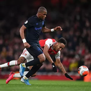 Arsenal vs. Everton: Aubameyang vs. Sidibe - A Winger Showdown in the Premier League
