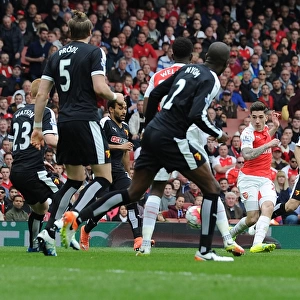 Arsenal's Bellerin Scores Decisive Goal Against Watford (April 2016)