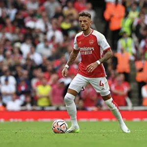 Arsenal's Ben White Stands Out: Arsenal 1-0 Nottingham Forest (2023-24 Premier League)